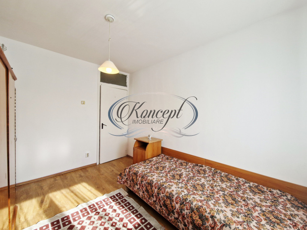 Apartament spatios si luminos, dupa renovare, in zona Kaufla