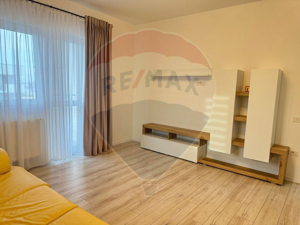 Închiriere Apartament cu 3 camere în Complex Grand Kris...