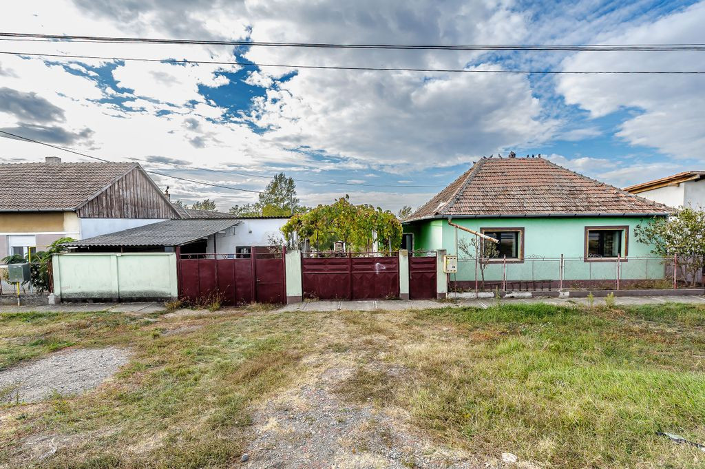 Casa + Teren 1144 mp - str. Principala Zimandu Nou, Arad ...