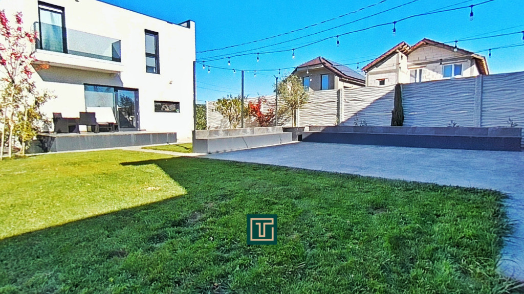 Casă modernă cu 4 camere de închiriat în Fântânele