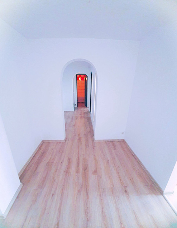 Apartament 2 camere situat in Str. Decebal-Bd. Daciei, cu Ga