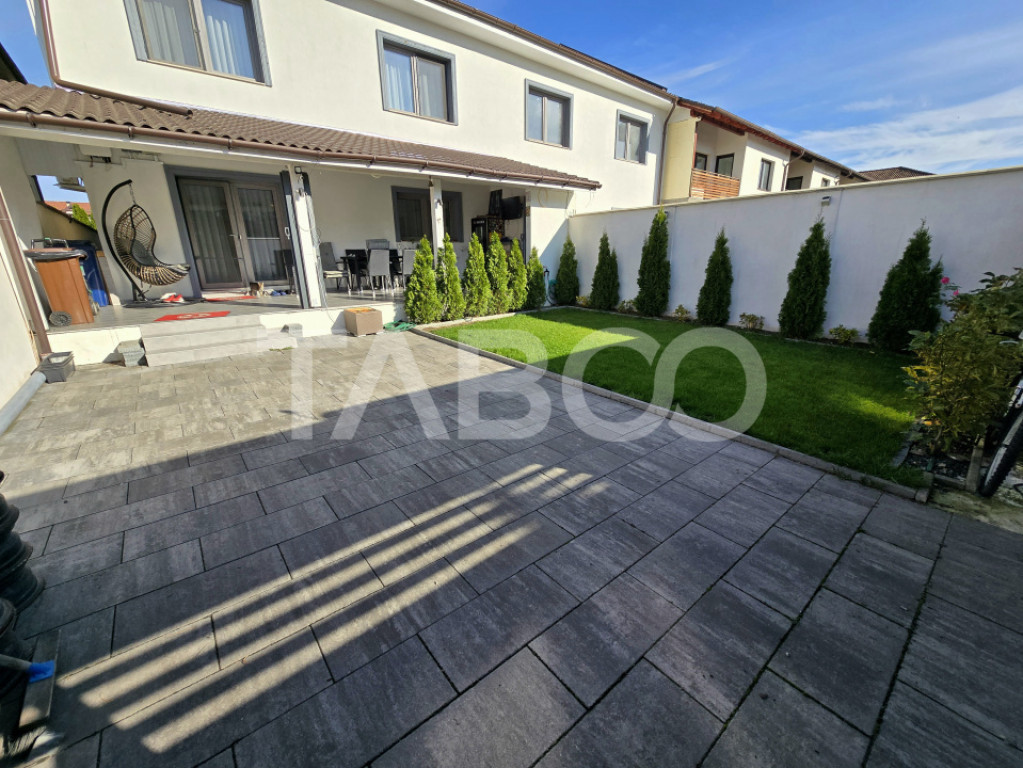 Casa Individuala teren liber 550mp cu garaj 290mpu zona Seli