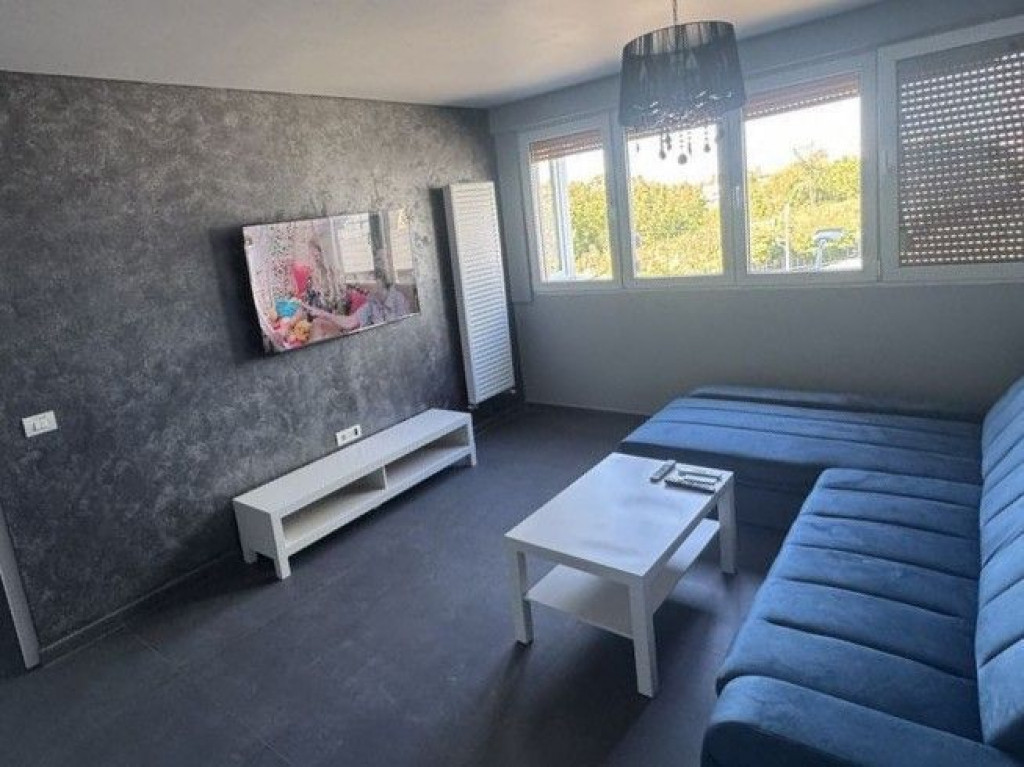 APARTAMENT 2 CAMERE, EROII REVOLUTIEI, RENOVAT/MOBILAT