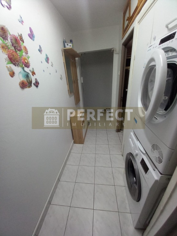 Ap.3 camere ETAJ 3,pret 64.500 euro! (zona Mihai Bravu)