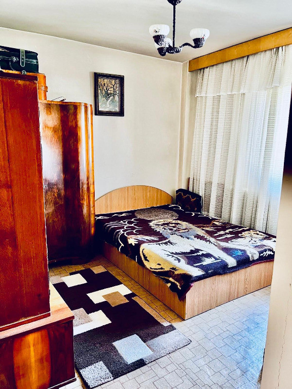 Apartament 2 camere, decomandat - zona Astra