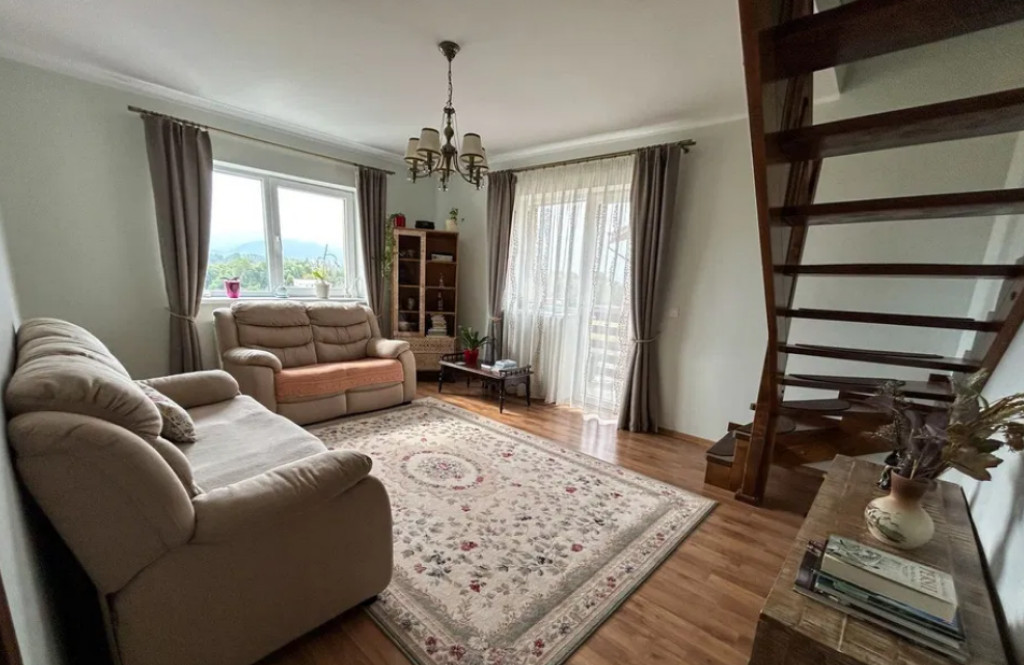 Apartament 4 camere, decomandat - zona Sanpetru