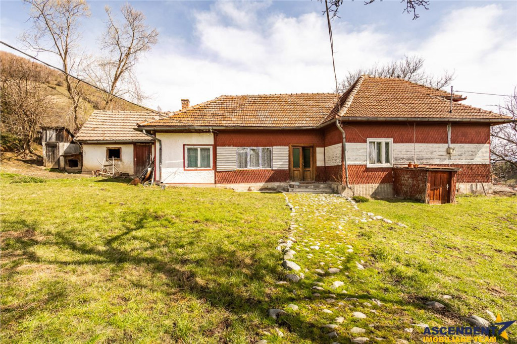 FILM! Domeniu de 6.500 mp teren casa parinteasca, in magia