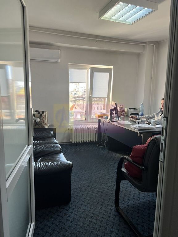 Vanzare apartament 3 camere Casa Poporului-Natiunile Unite