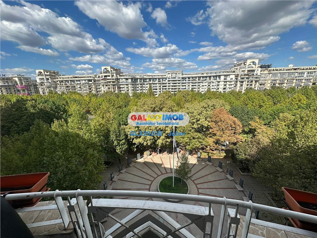 Apartament ultracentral cu priveliste unica pe B-dul Unirii,