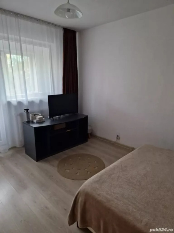 Garsoniera, 29 mp, zona Rovine