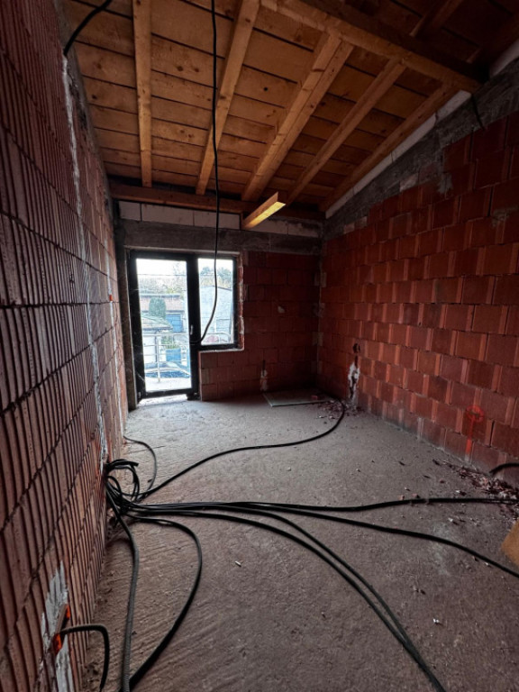 Casa 4 camere, 64 mp, zona George Enescu