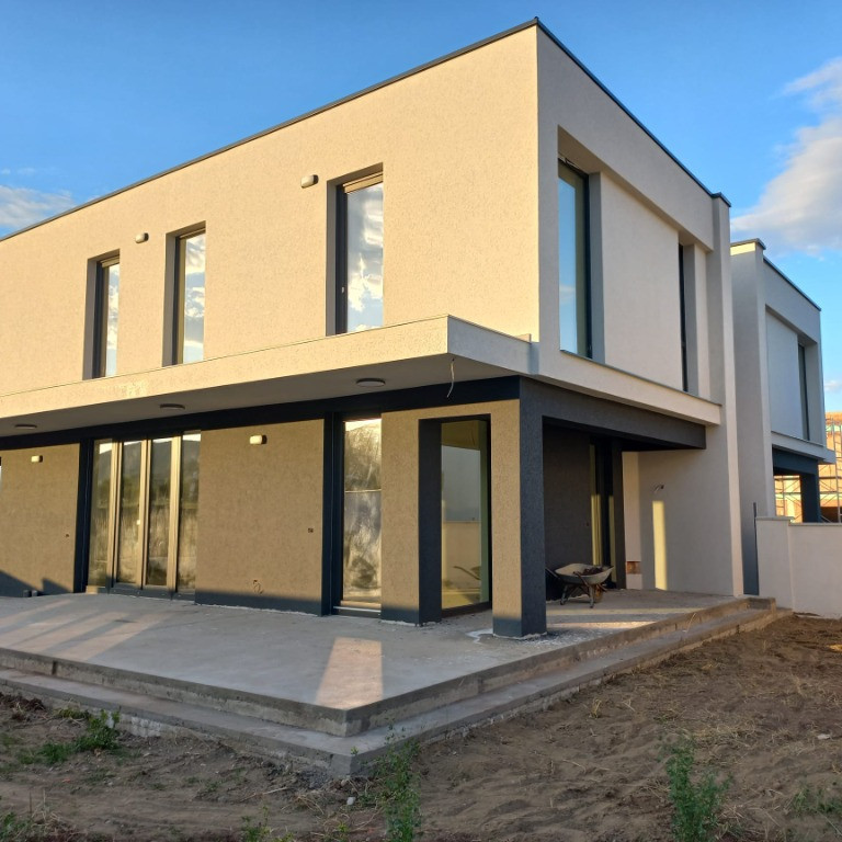 Casa moderna tip vilă în Alba Iulia – zona Schit/Mamut str Sliven