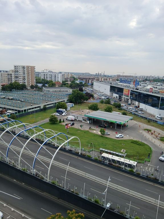 Apartament 2 cam decomandat 55mp renovat Sector 4 Piata S...