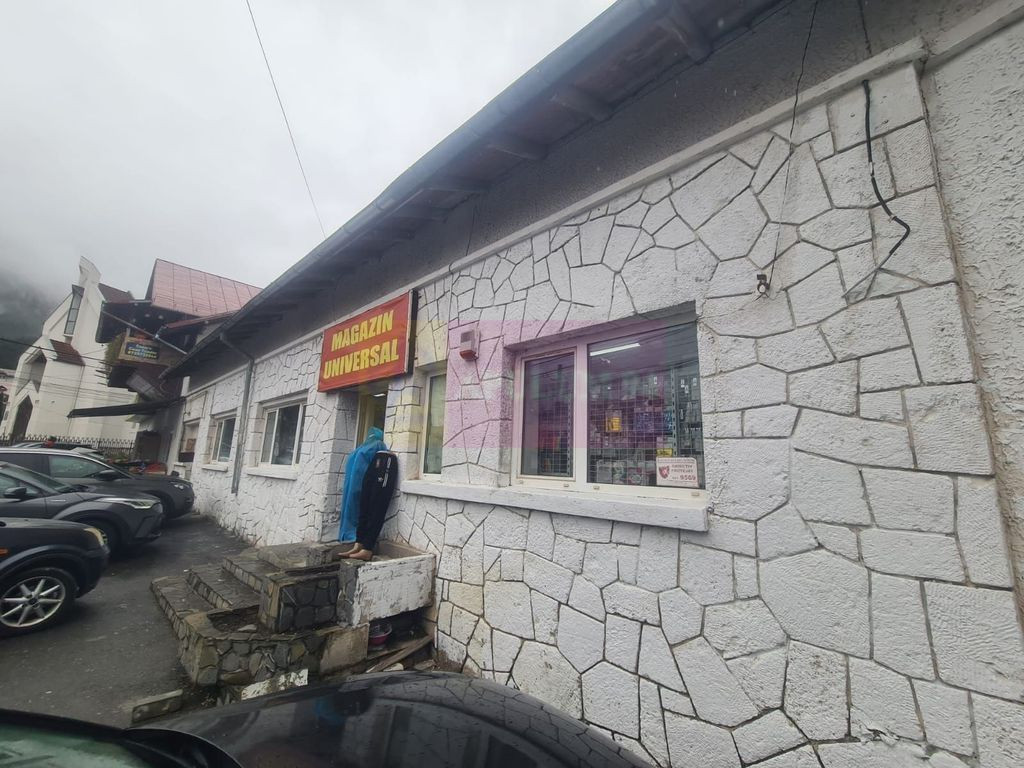 Spatiu comercial de vanzare in Busteni - Zona centrala