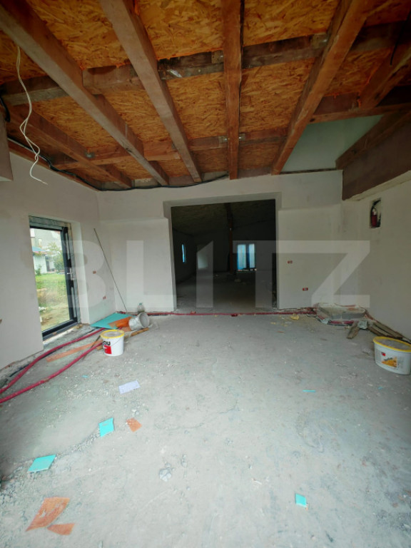 Spatiu comercial de 620 mp, spatiu pentru descarcare tir, zo