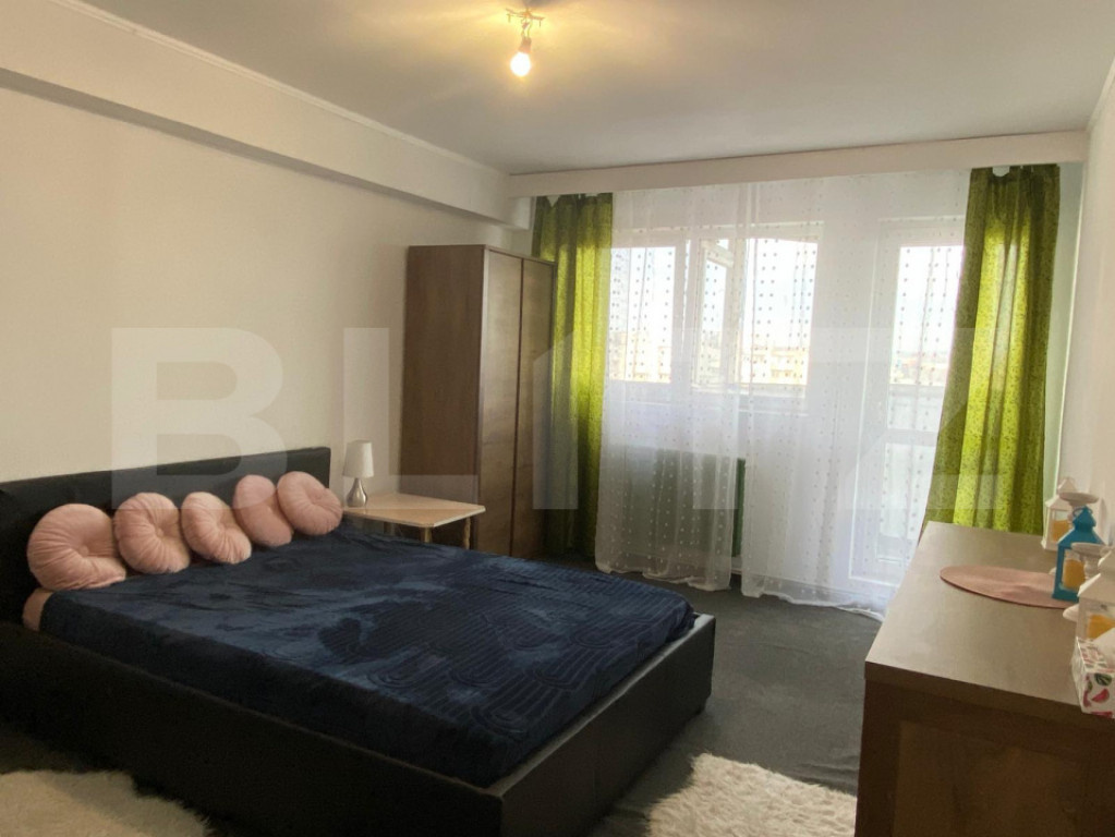 Apartament cu 3 camere decomandate, 66 mp, cu balcon langă