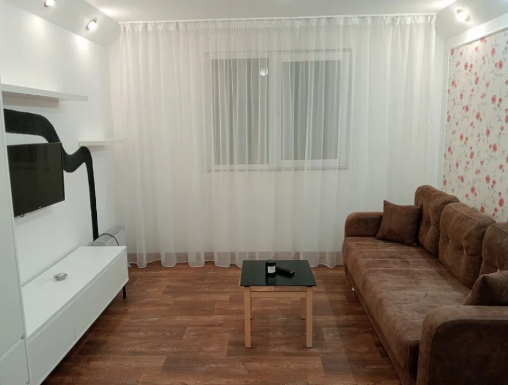 Camera de camin cu baie si bucatarie - zona Harmanului