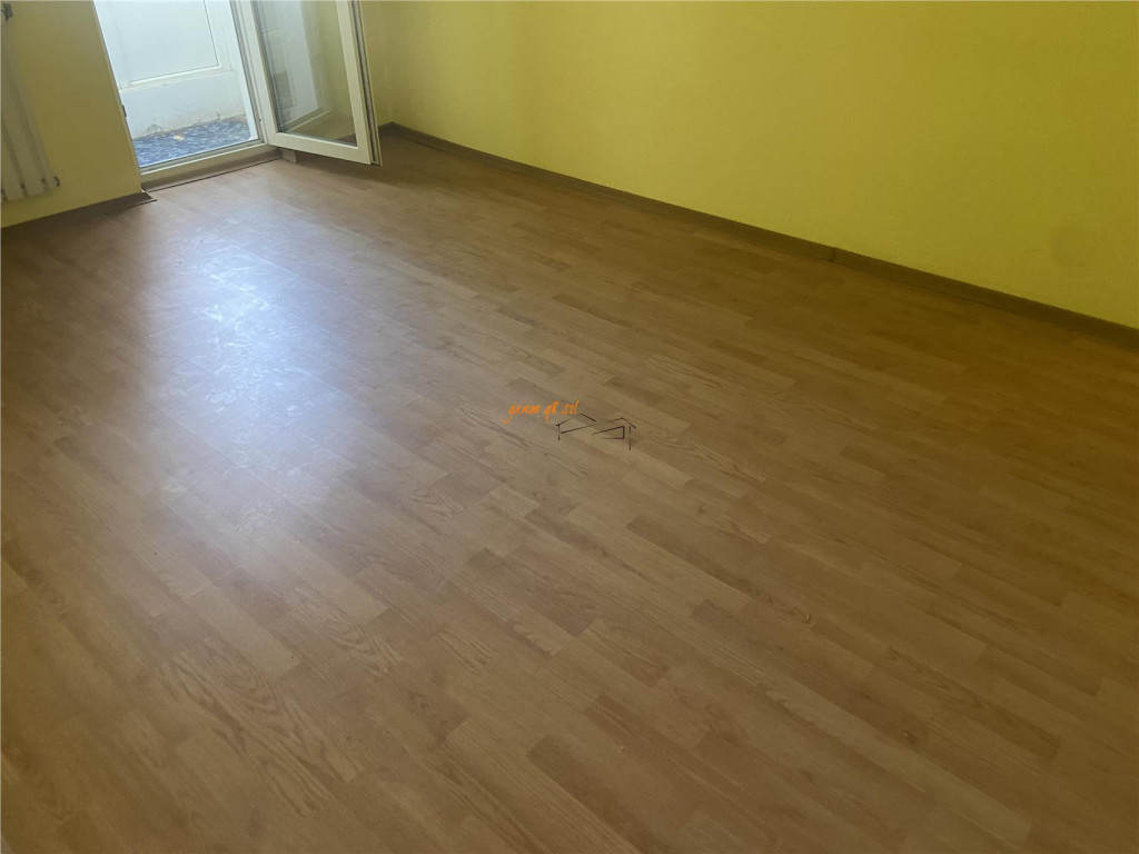 Apareament 4 camere , zona cartier Sud , et 1/4 , 60 mp , li