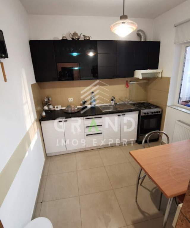 Casă modernă de închiriat, 3 dormitoare,curte privată ș