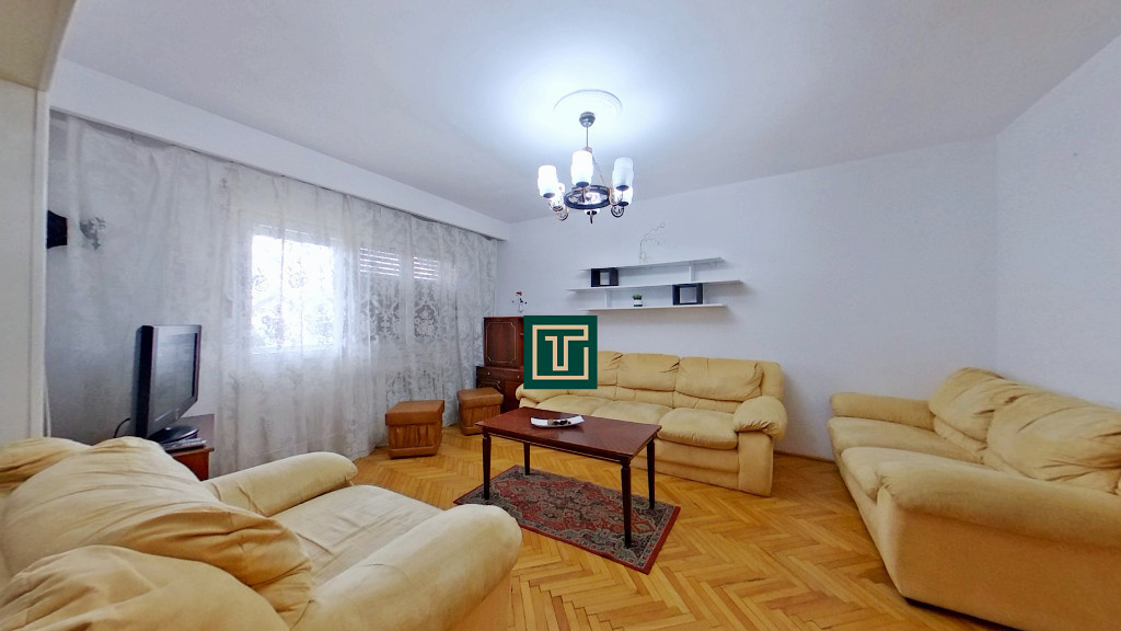 Apartament spațios cu 4 camere de închiriat în zona centrală – ideal p
