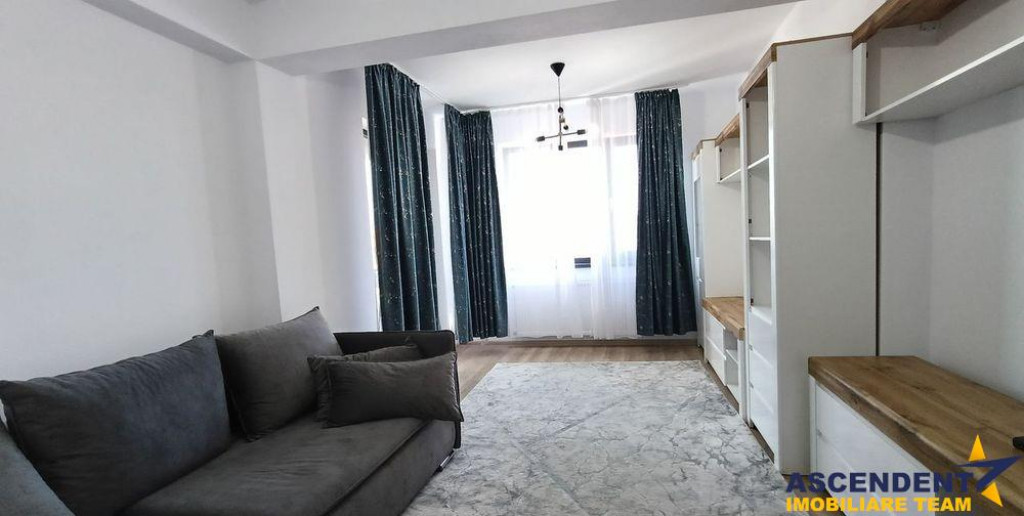 Elegant,decomandat,structura generoasa, terasa,loc parcare,T