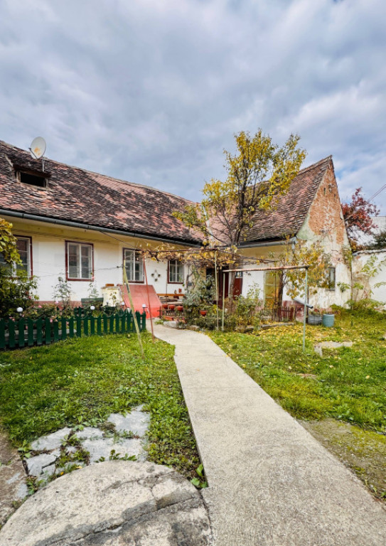 Casa de vanzare, 3 camere, 86 mp - langa piata Cibin
