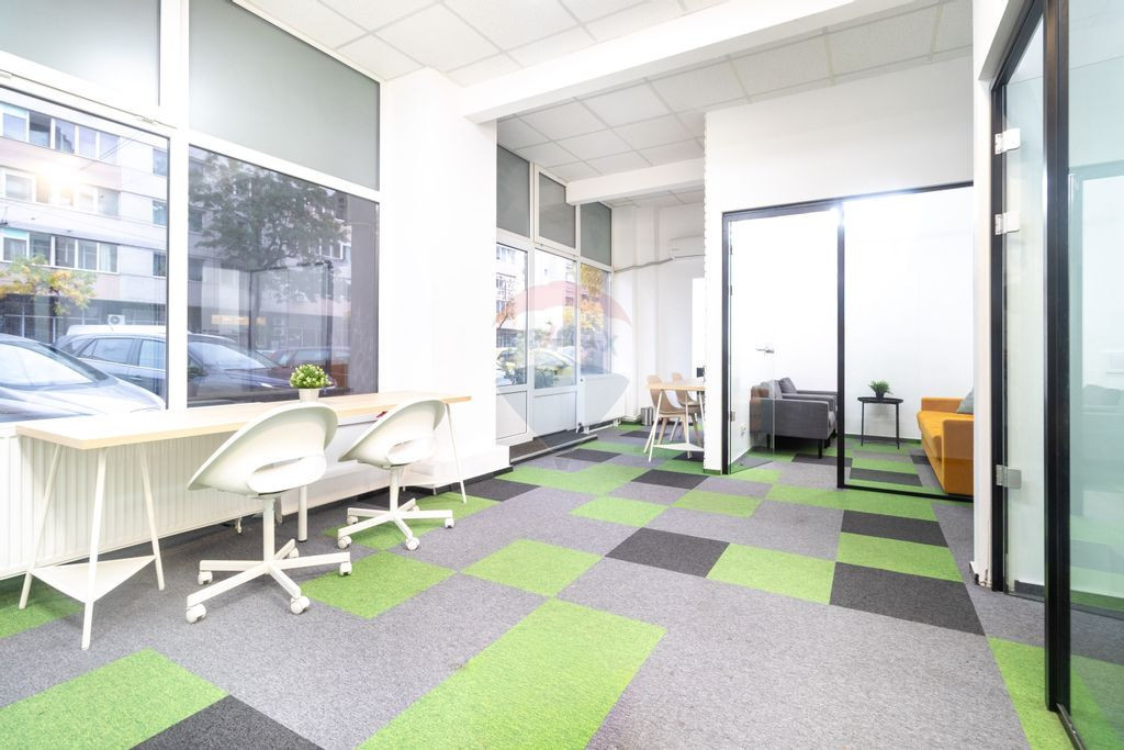 Spațiu comercial modern cu vitrina, stradal, Gara de Nord