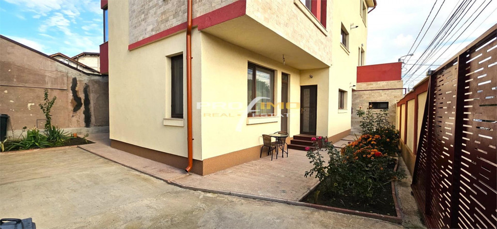 Apartament 3 camere intr o vila P 2E cu cate un apartament p