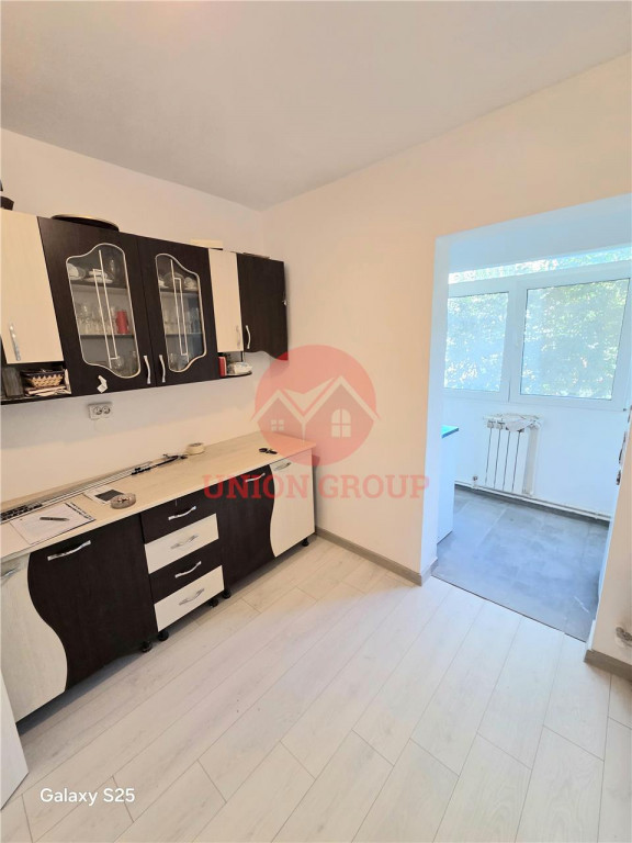 Apartament 3 Camere, Decomandat, Renovat, Navodari