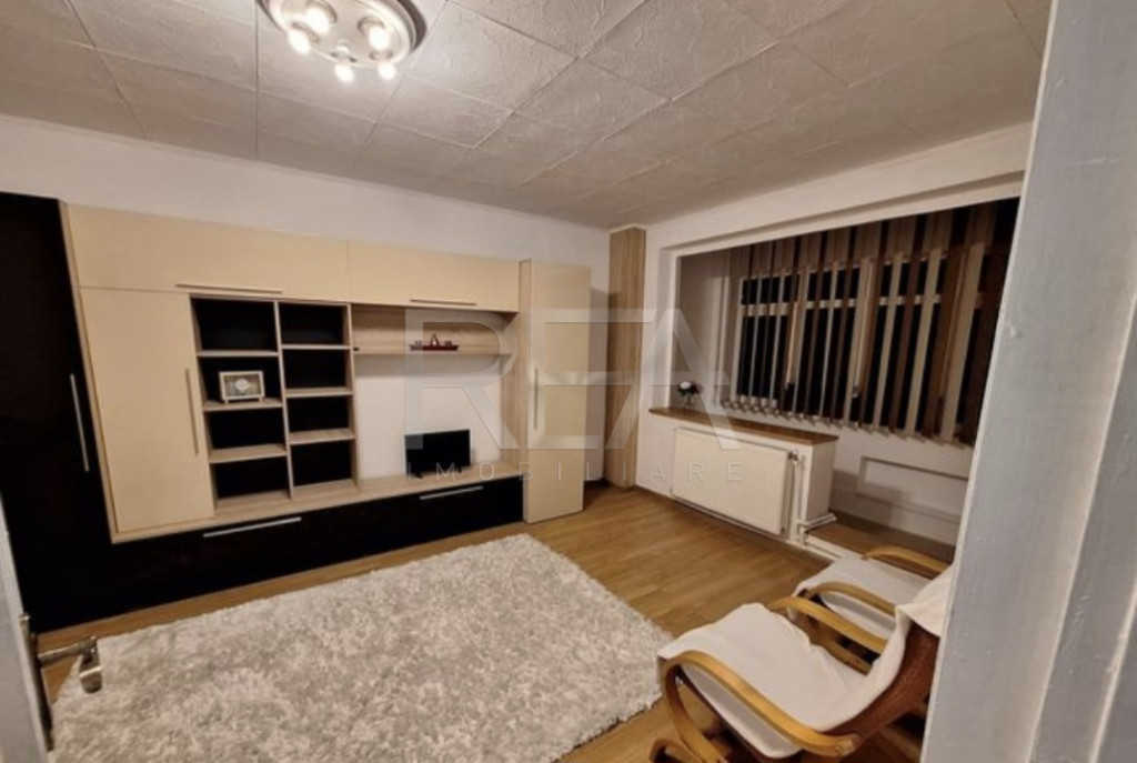 2 camere, et 1/10, centrala, boxa 11 mp-zona Pacii.