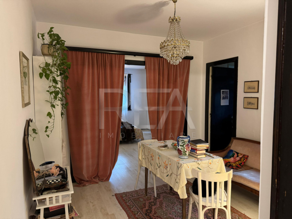 Apartament 2 camere Armeneasca – Strada Toamnei, bloc reab