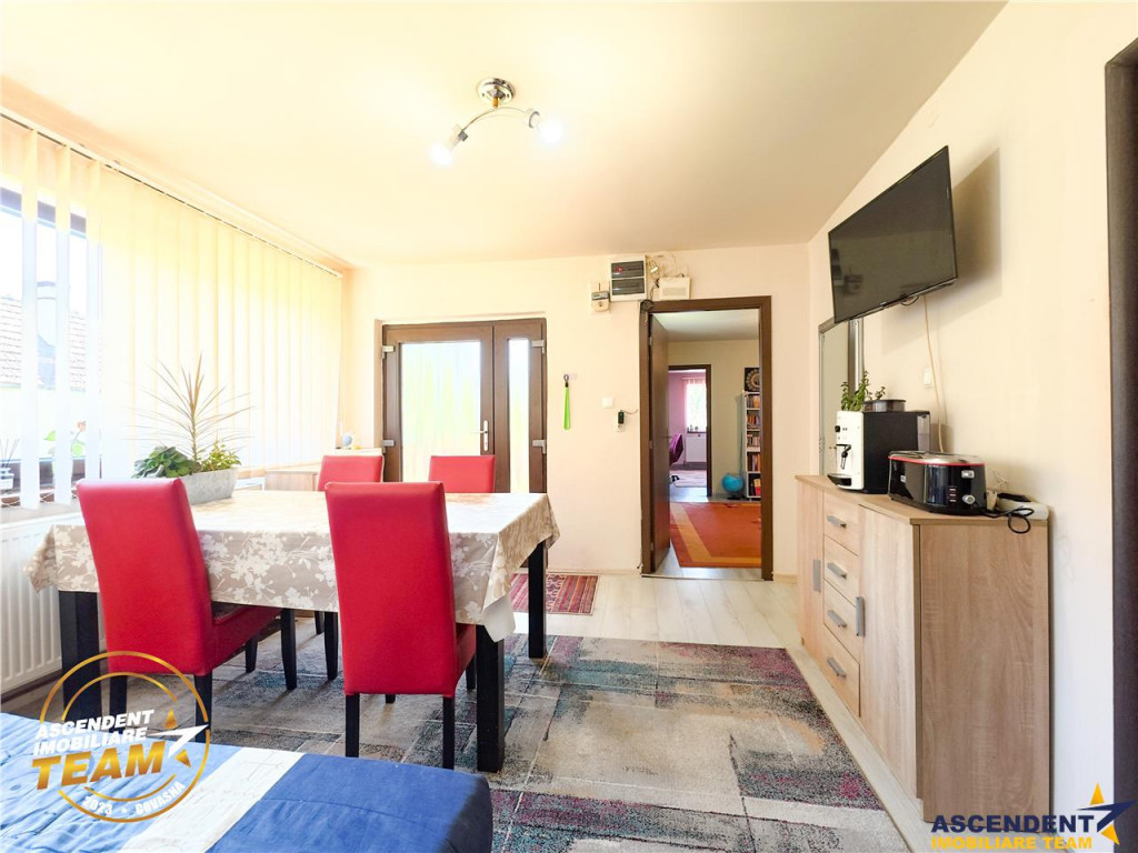 Casa luminoasa de 107 mp pe 1.000mp teren, la 250 m de izvor