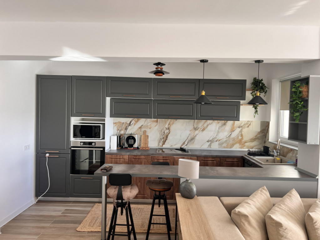 Prima inchiriere ap lux 2 camere spatios rahovei super view