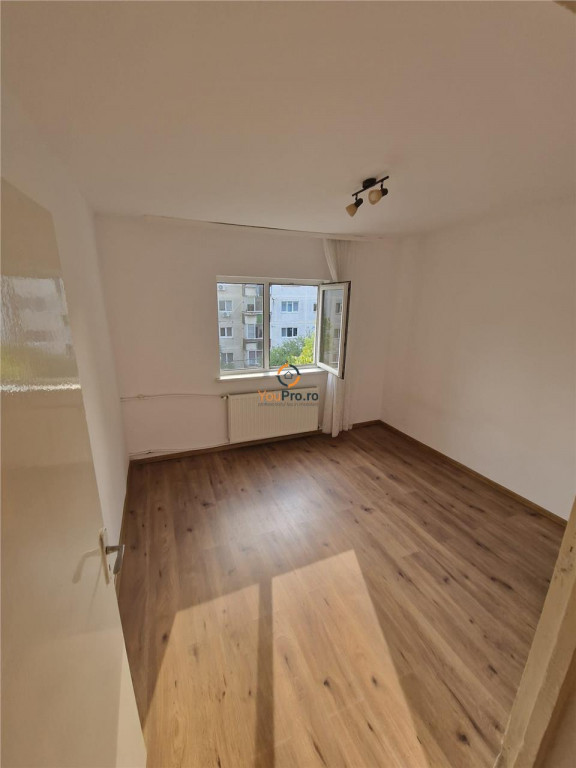 Decomandat 2 camere etaj 3 zona Lipovei