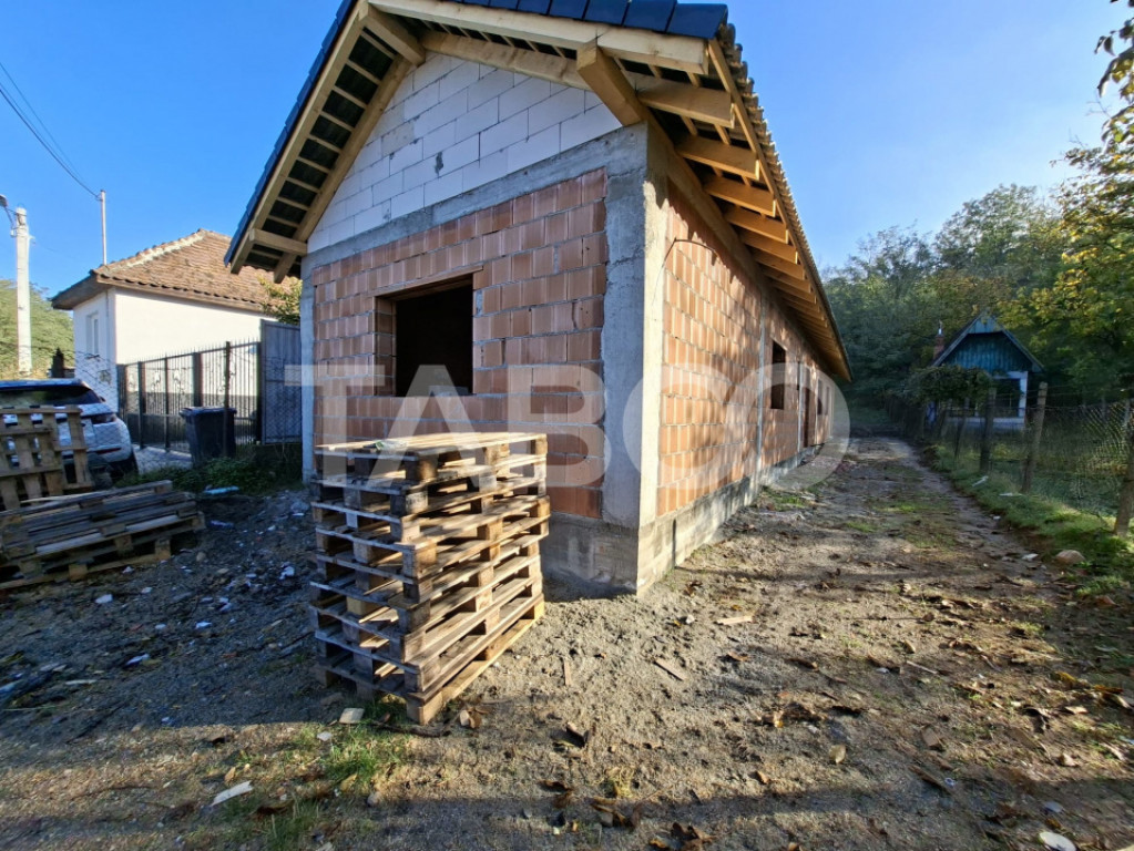 Casa individuala de vanzare in Mohu - la cheie si cu toate u