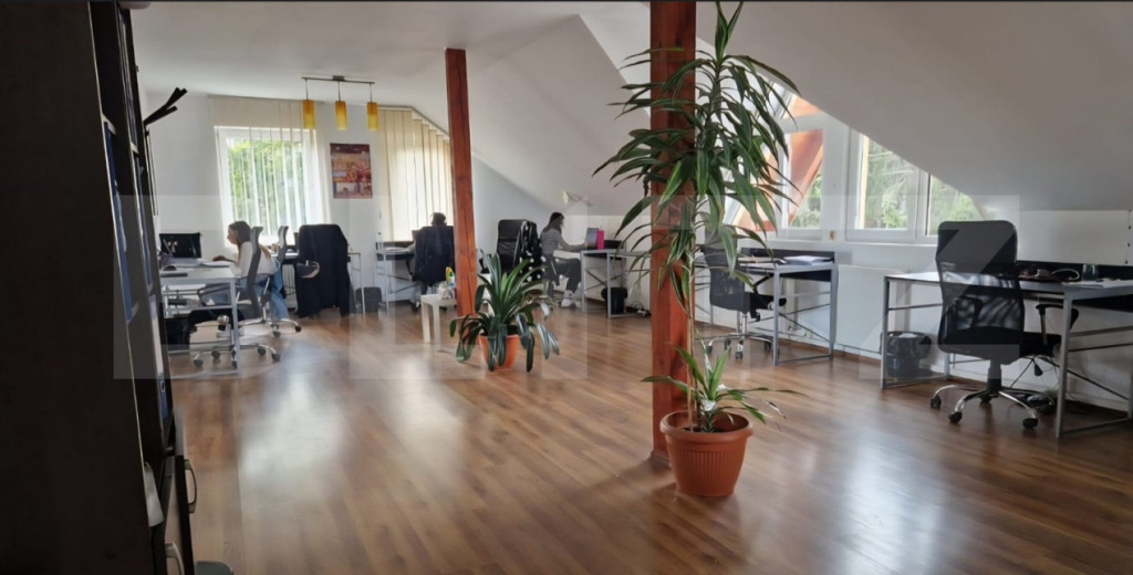 Birouri și spații flexibile – 120 mp utili + locuri de p