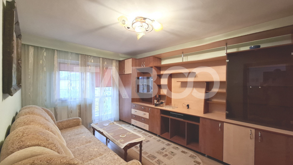 Apartament 3 camere de vanzare decomandat 58 mp zona Valea A