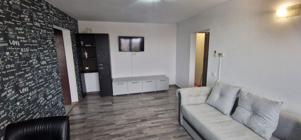 Tomis 2, apartament cu 2 camere, aproape de Spitalul Jude...