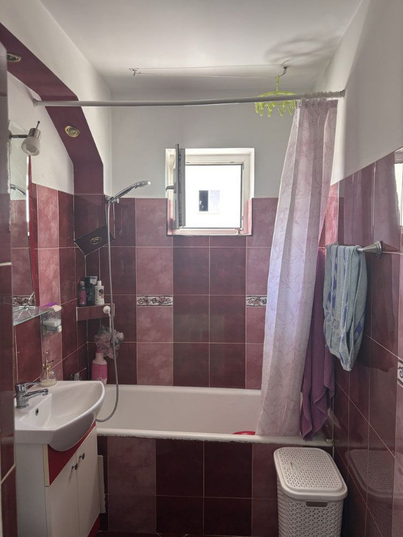 Apartament de 2 camere zona BARTOLOMEU