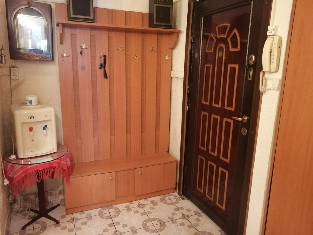 Apartament cu 3 camere, transformat din 2 camere, Poarta 6