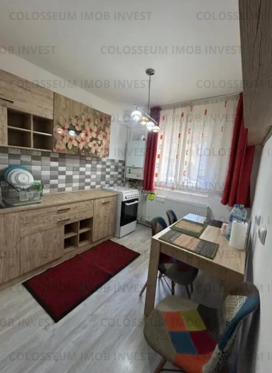 Apartament 4 camere, semidecomandat - zona Harmanului