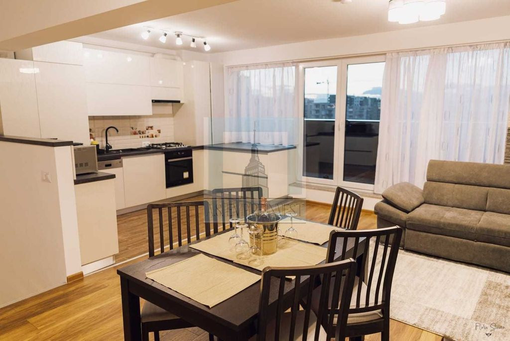 Apartament 3 camere Penthouse( mobilat si utilat) - zona ...