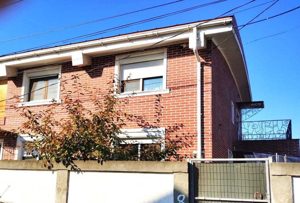 Vila ta de vis te așteaptă!