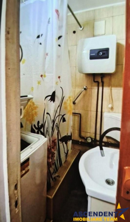 Garsoniera cu baie proprie, mobilata, utilata, etaj2, Tracto