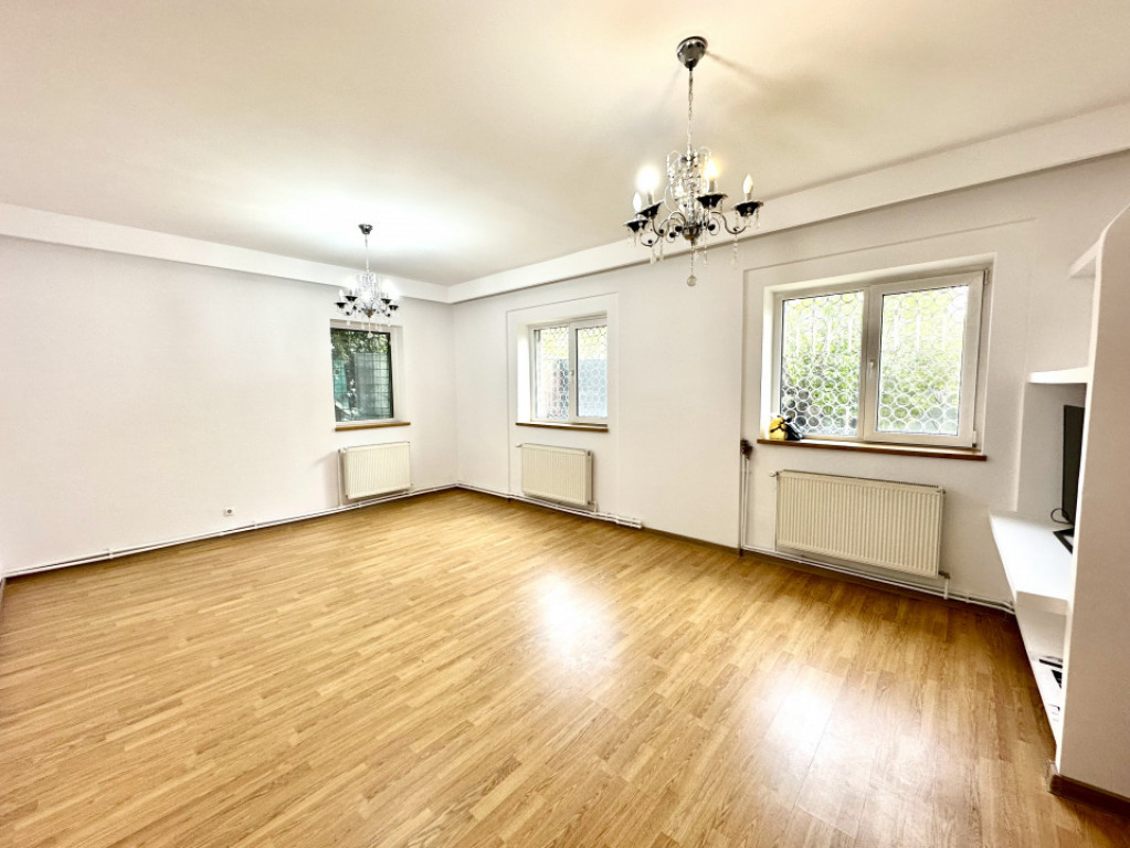 Apartament 3 camere - curte - Metrou Costin Georgian