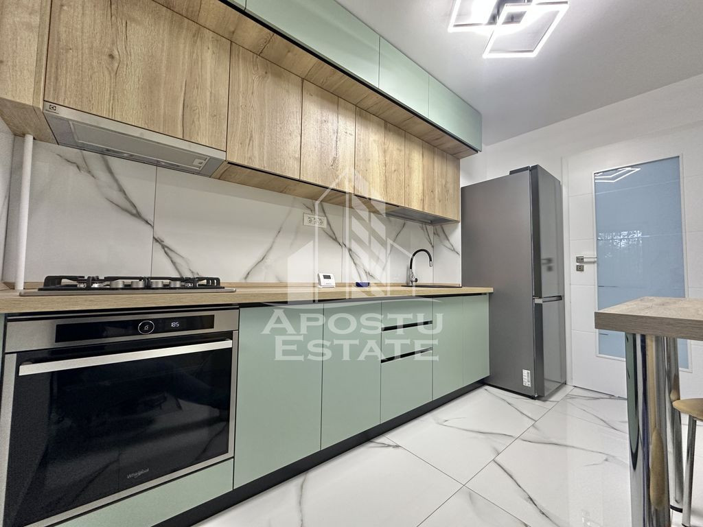 Apartament cu 3 camere decomandat, la parter in zona Giro...