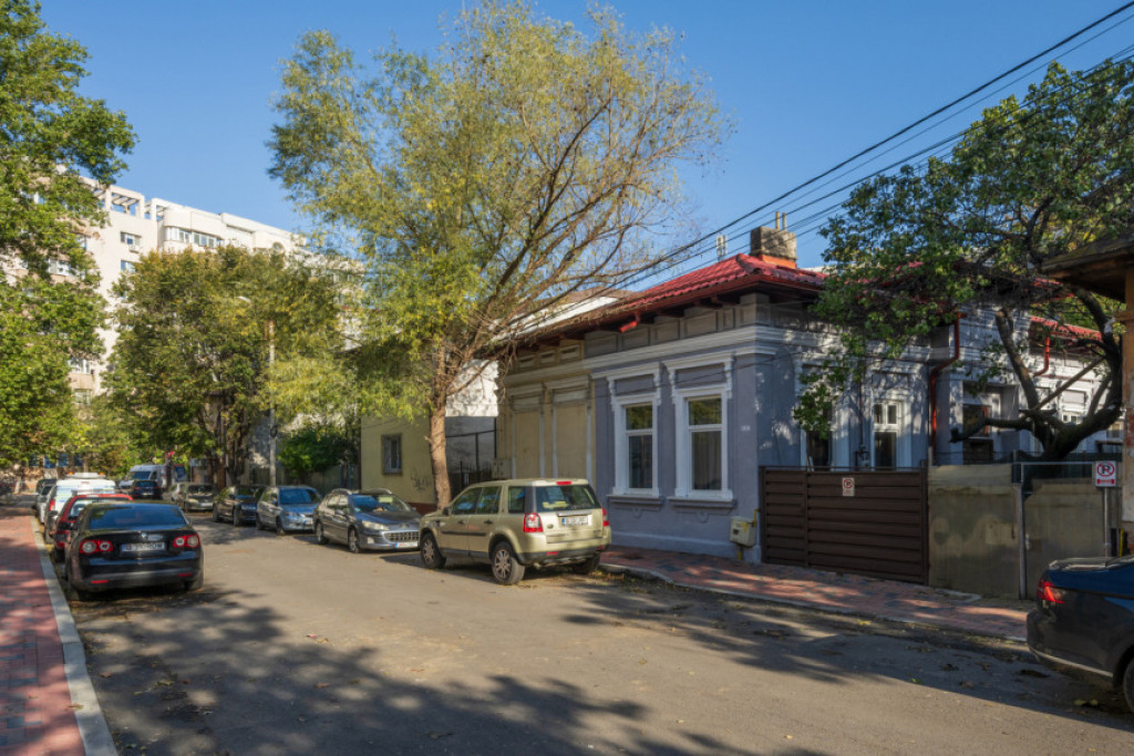 Str. BANEASA, apartament 3 camere, 10 minute de parcul Heras