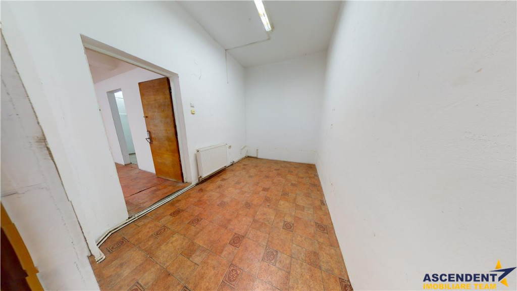 FILM! Imobil cu 2 camere si garaj propriu: potential si acce