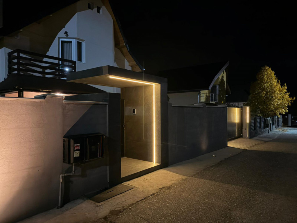 Casă modernă complet renovată, cu curte amenajată și si