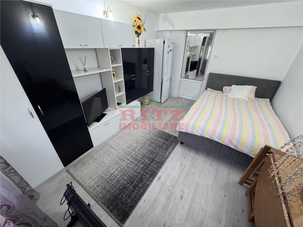 Nou! Garsoniera de inchiriat, mob. si utilata, zona Lic. Ion